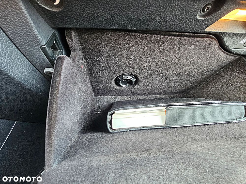 Volkswagen Sharan - 31