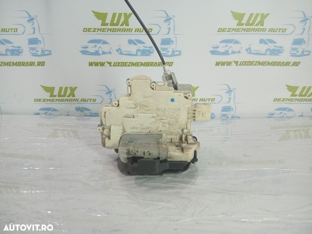 Broasca incuietoare dreapta fata 8e1837016aa Audi A8 D3/4E (facelift) - 1