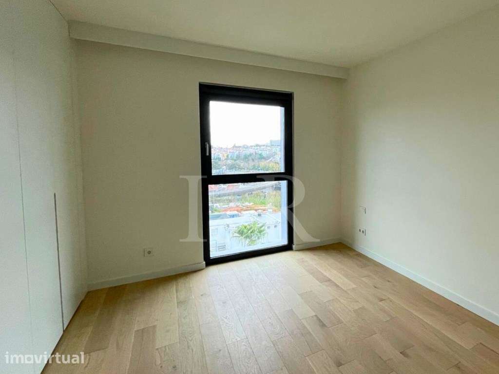 Apartamento T1 em condomínio com piscina nas Avenidas Novas - Grande imagem: 5/22