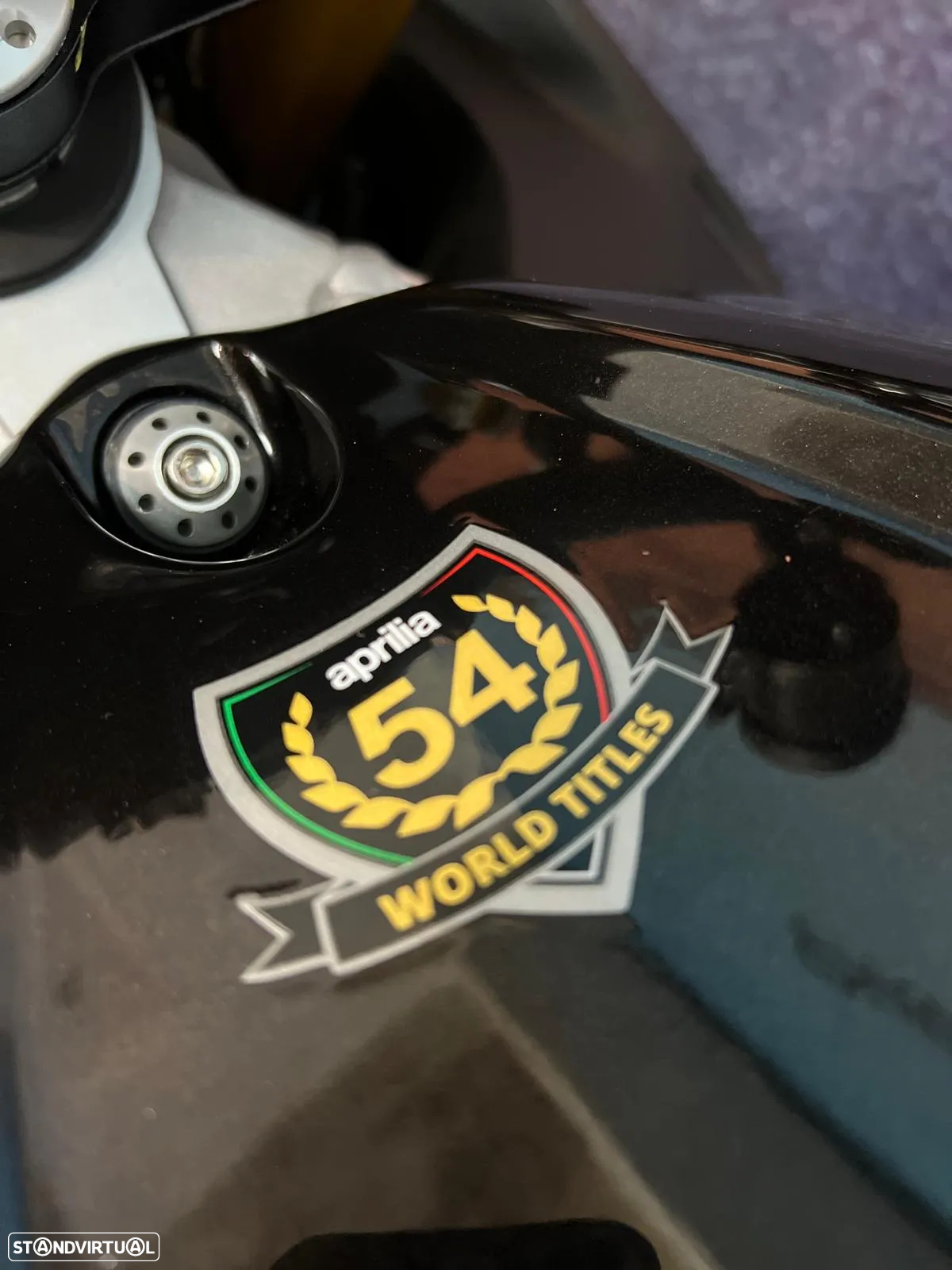 Aprilia Tuono V4 FACTORY - 16