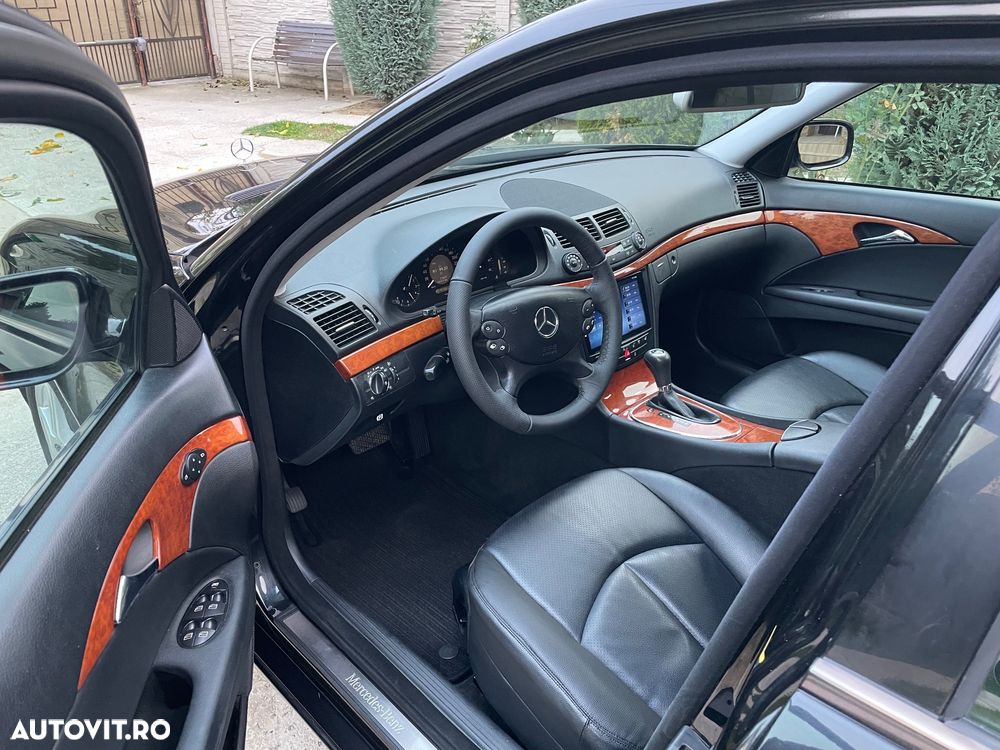 Mercedes-Benz E - 16