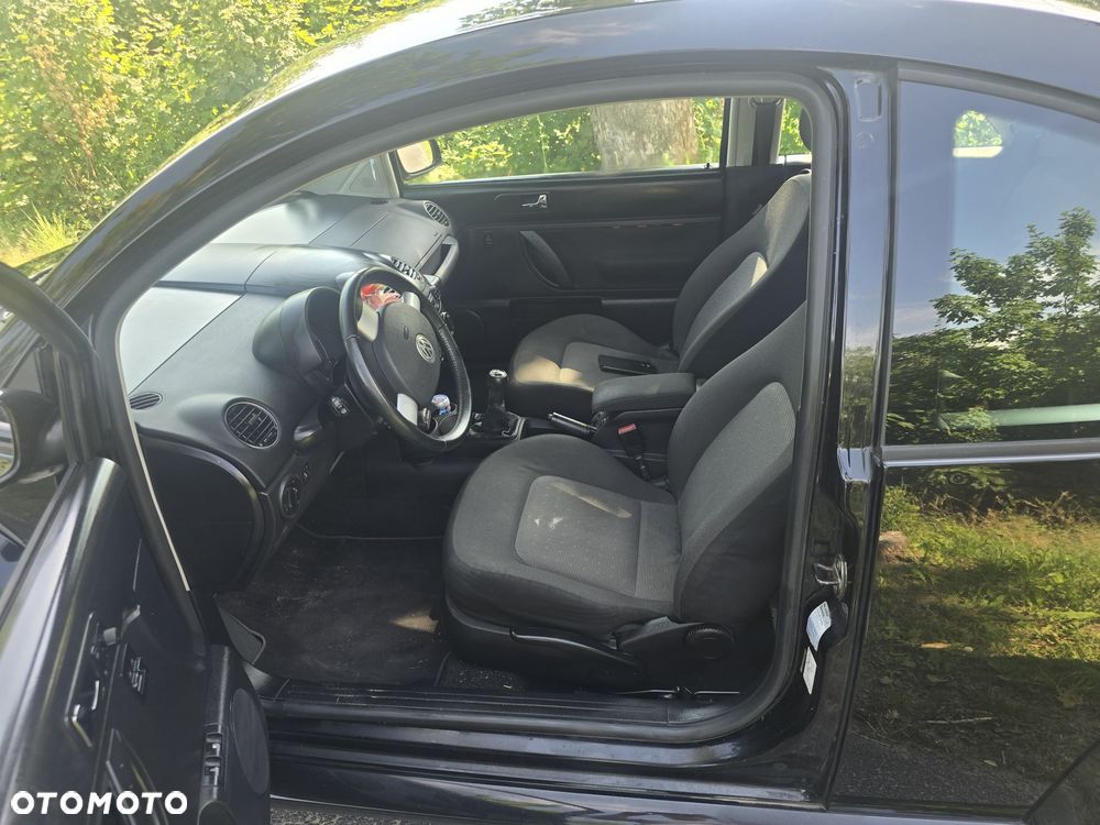 Volkswagen New Beetle - 7
