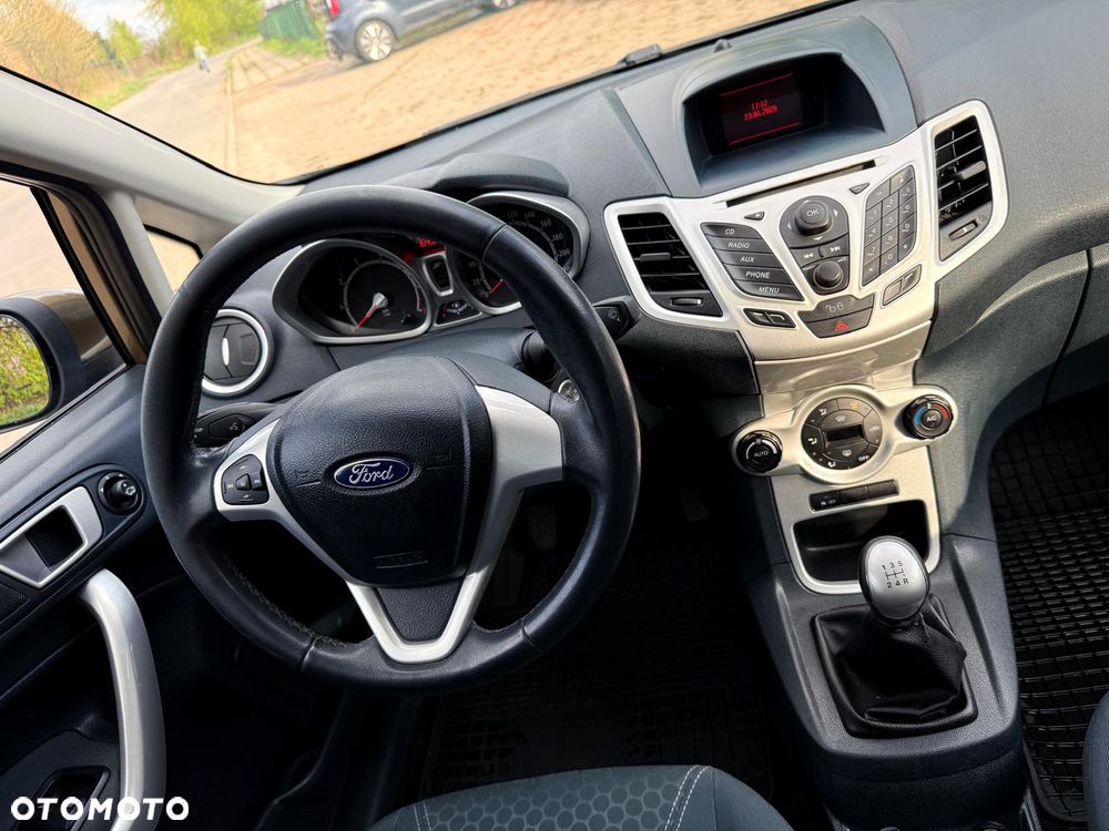 Ford Fiesta 1.25 Titanium EU5 - 14