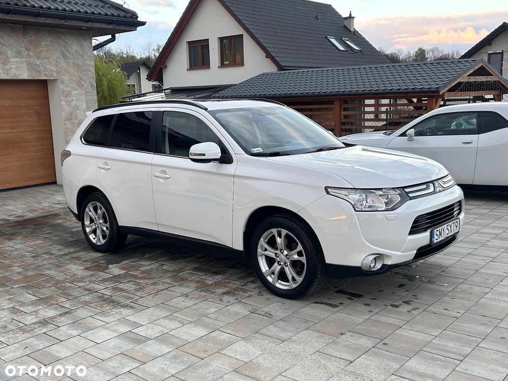 Mitsubishi Outlander 2.2 DI-D 4WD Diamant Edition - 24