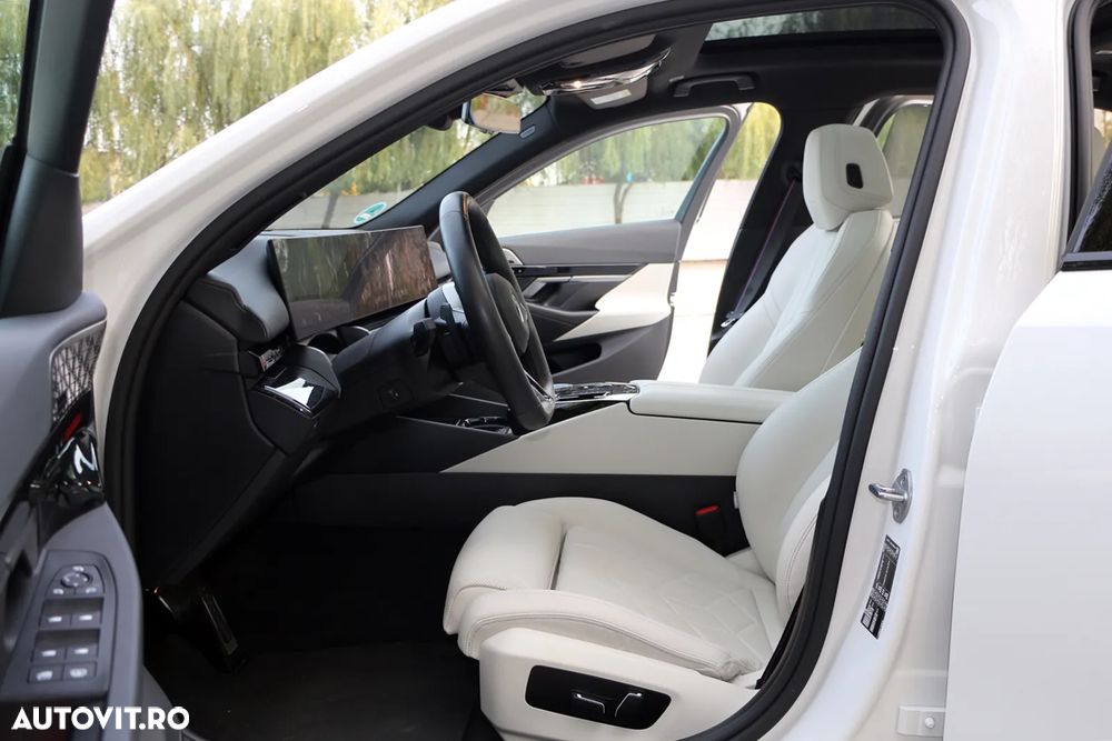 BMW Seria 5 520i AT MHEV - 11