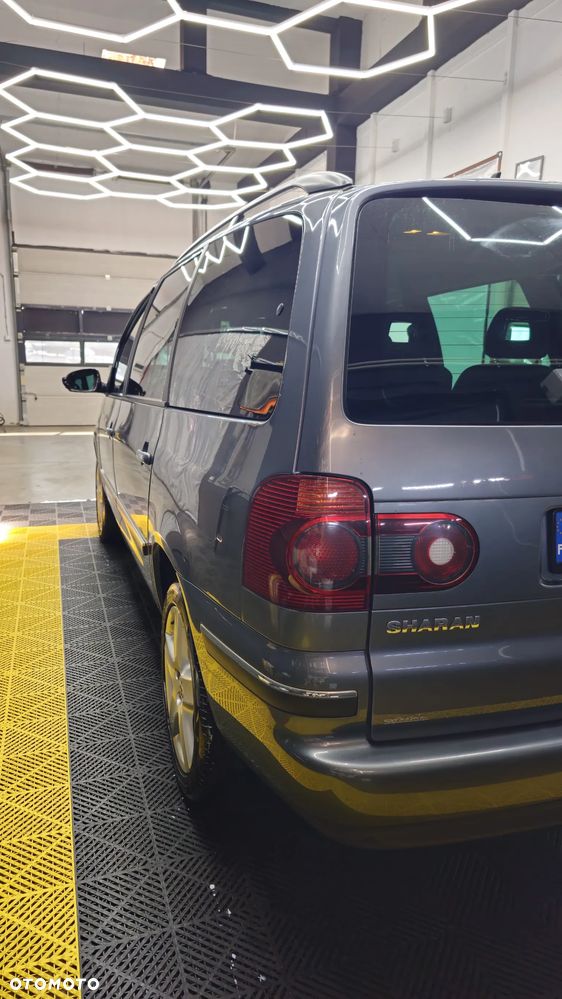 Volkswagen Sharan 1.9 TDI Comfortline - 11