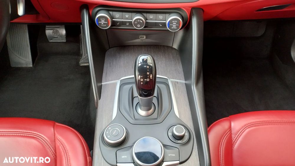 Alfa Romeo Giulia - 10