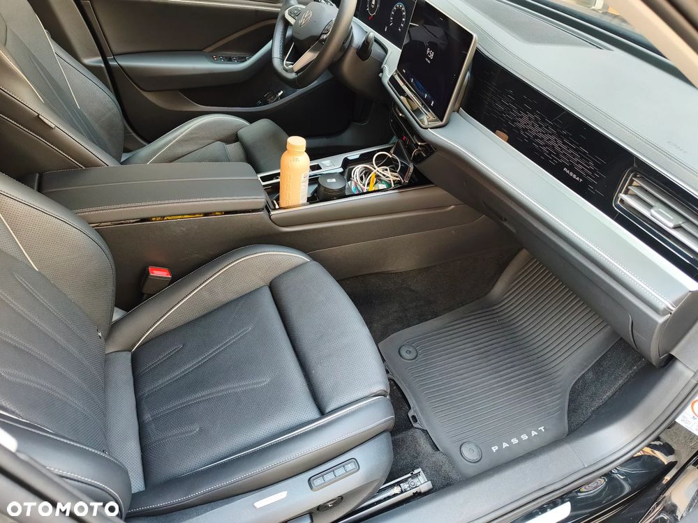 Volkswagen Passat - 12