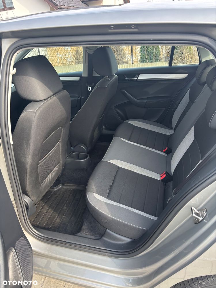 Skoda RAPID Spb 1.0 TSI Drive - 8