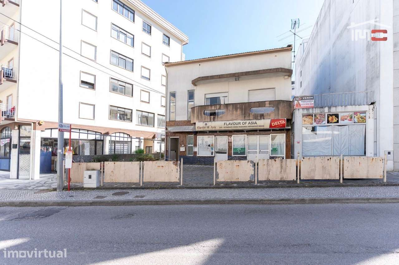 PRÉDIO COM ELEVADO POTENCIAL PARA CONVERSÃO EM APARTAMENTOS EM FÁTIMA - Grande imagem: 2/40
