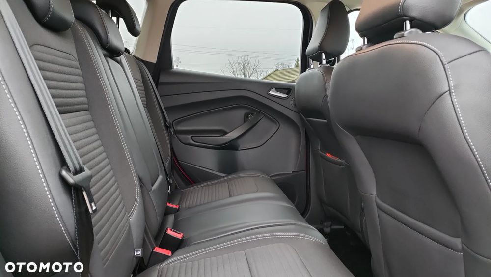 Ford Kuga 1.5 EcoBoost 2x4 Titanium - 13