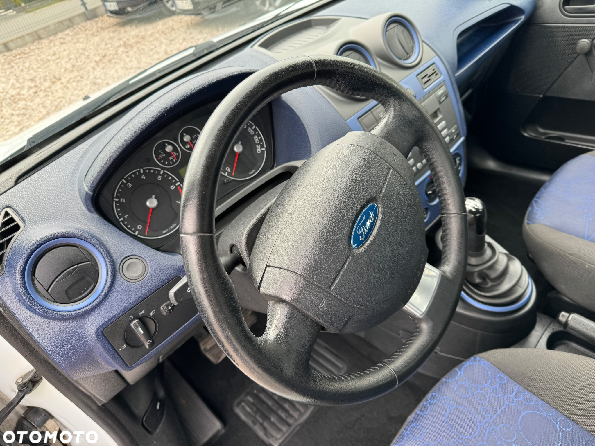Ford Fiesta - 10