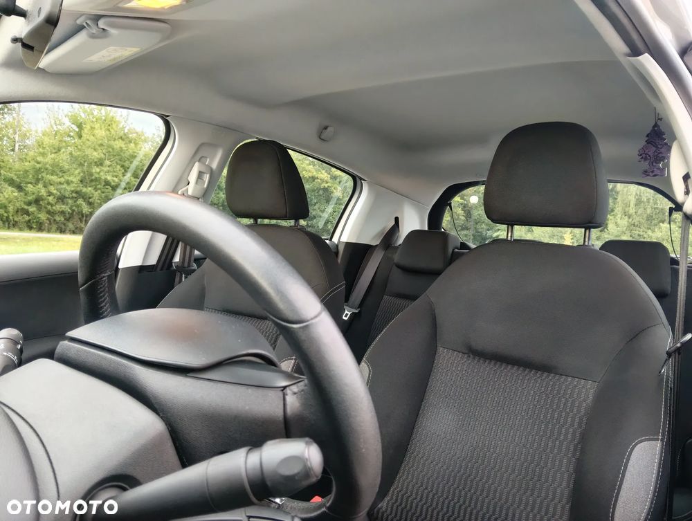 Peugeot 208 1.2 PureTech Style - 24