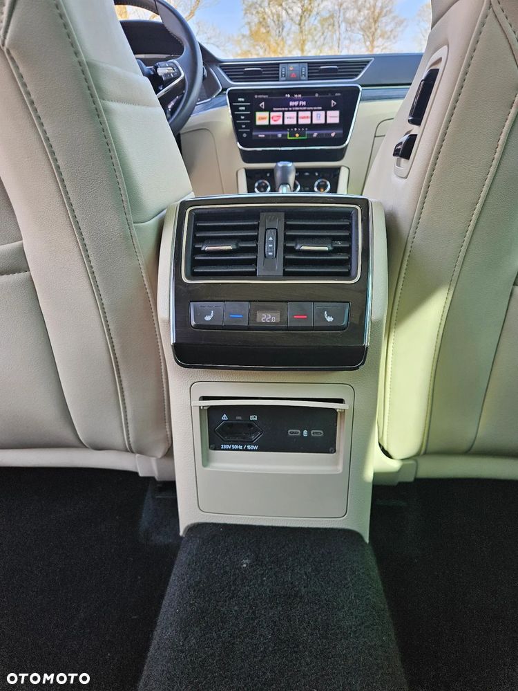 Skoda Superb 2.0 TDI DSG Premium Edition - 38