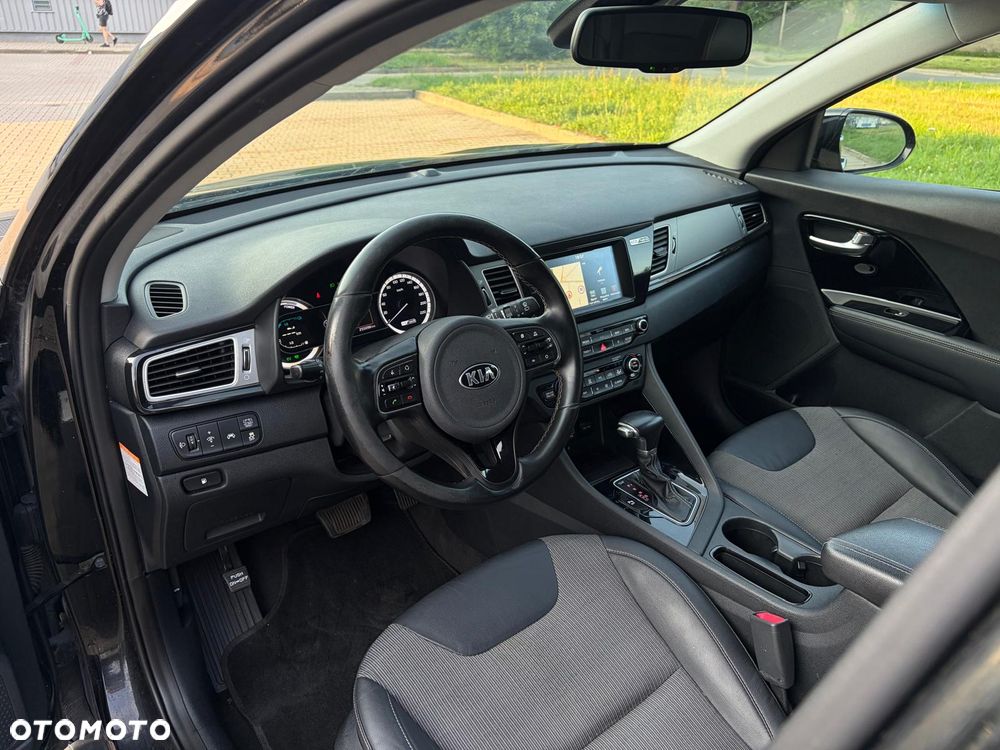 Kia Niro 1.6 GDI Hybrid L Business Line - 13