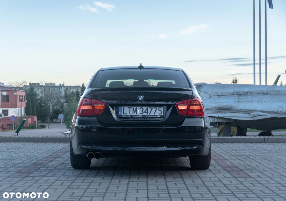 BMW Seria 3 330i - 8