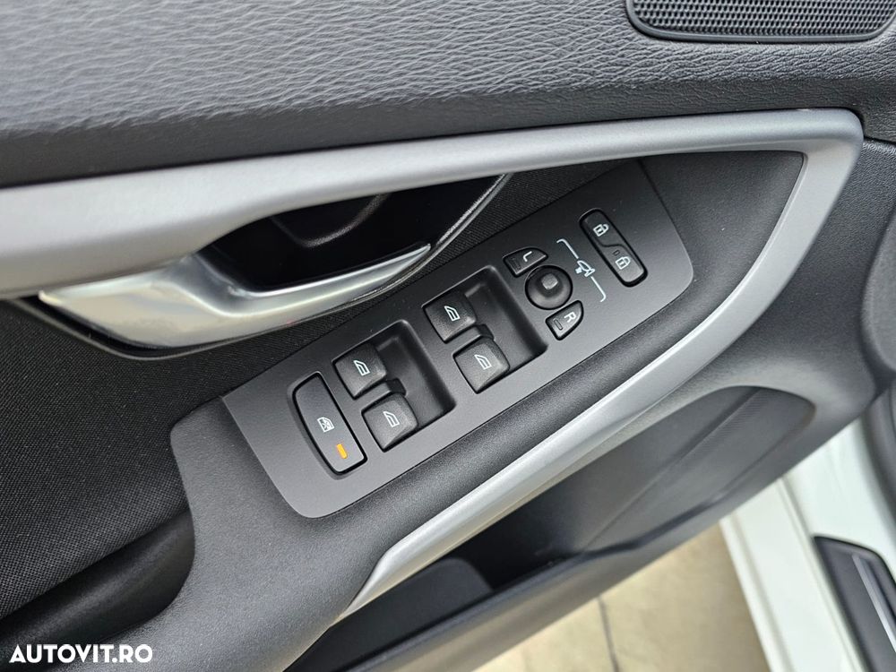 Volvo V40 D2 Geartronic Momentum - 16