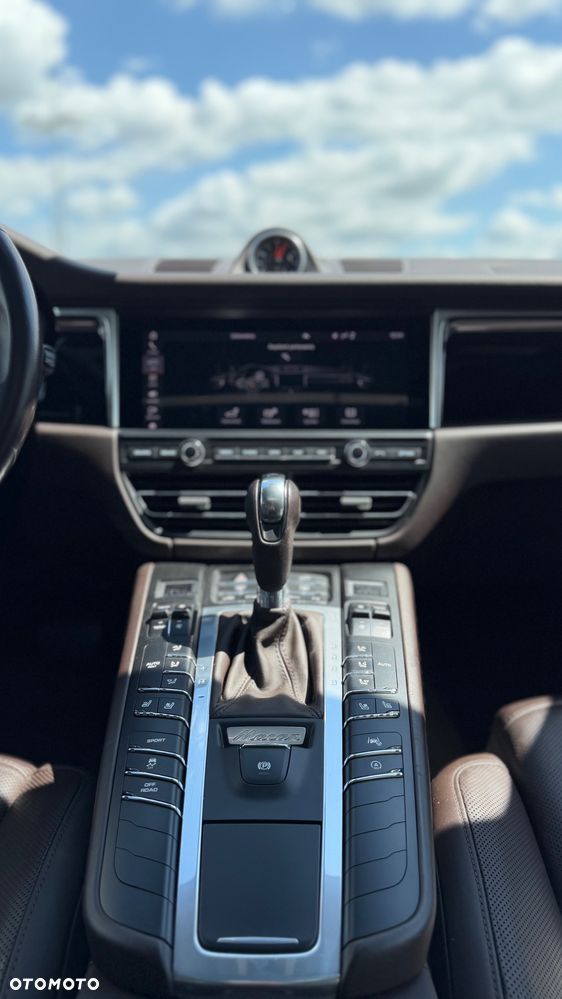 Porsche Macan S - 23