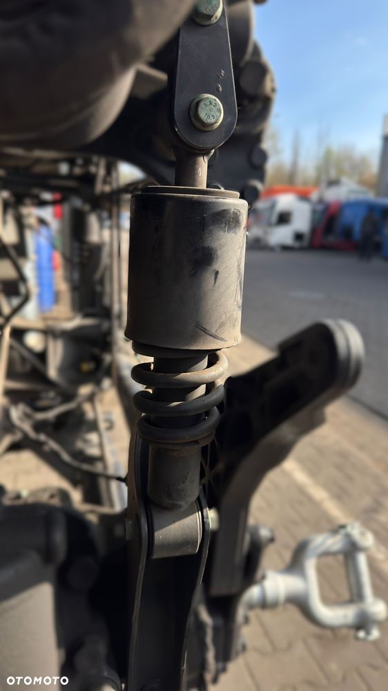 AMORTYZATOR SPRĘŻYNOWY ZAWIESZENIA KABINY PRAWY MAN TG3 TGX TGS - 3