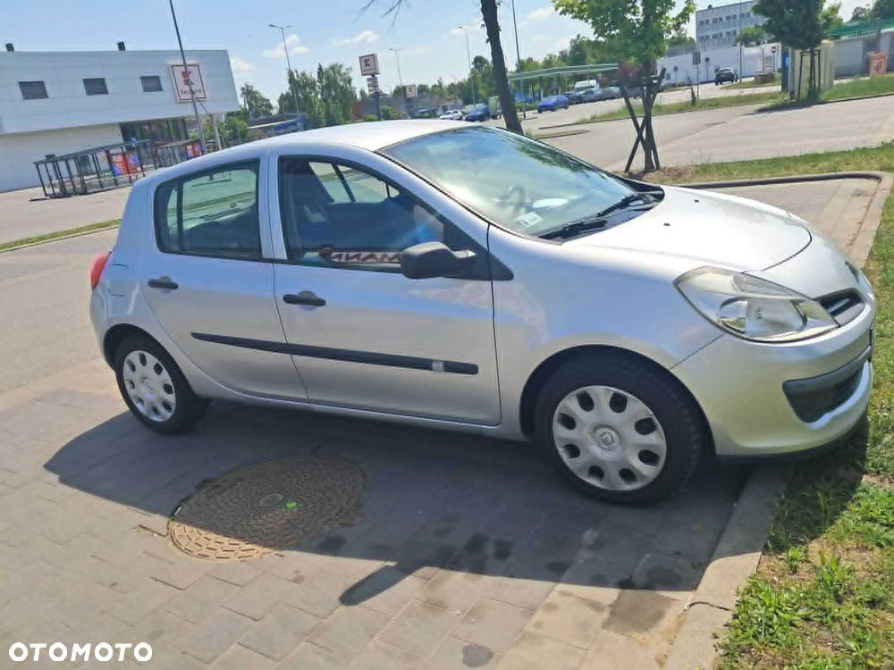 Renault Clio - 1