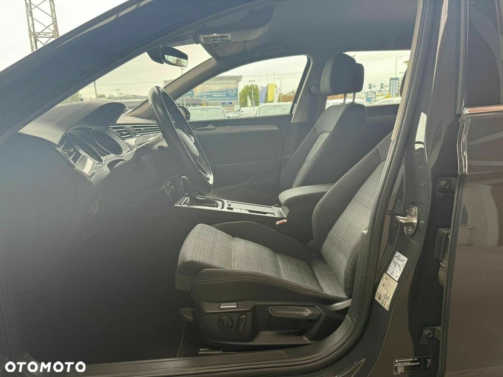 Volkswagen Passat - 10