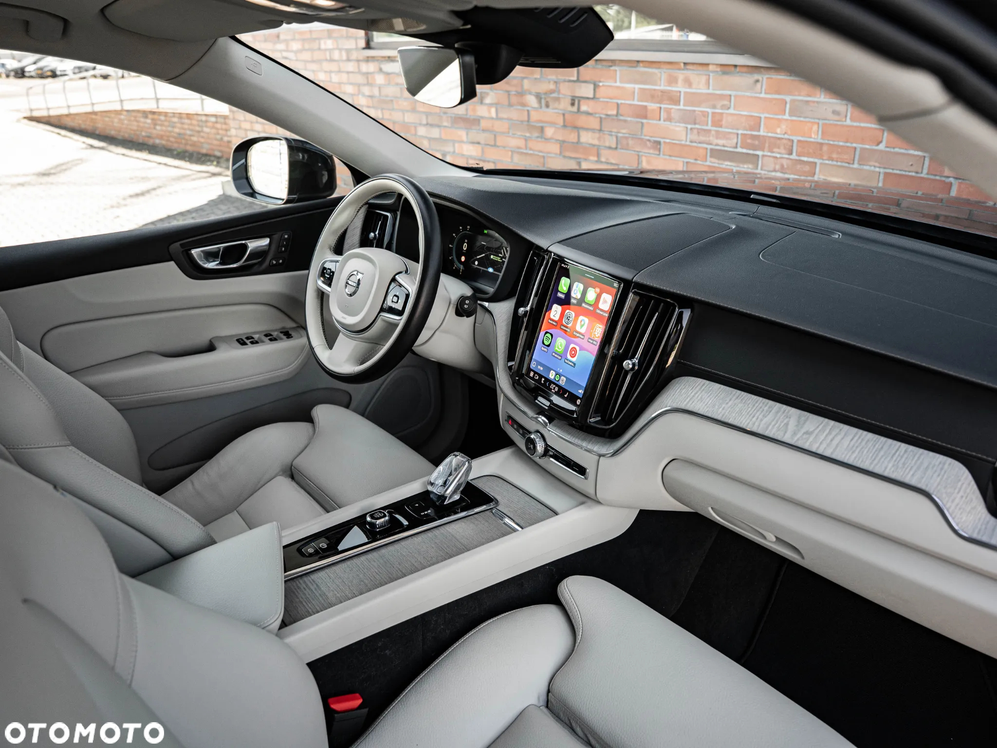Volvo XC 60 T6 AWD Plug-In Hybrid Inscription - 24