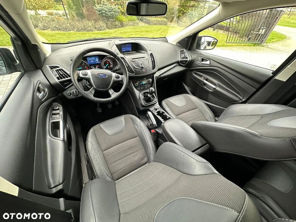 Ford Kuga 2.0 TDCi 2x4 Titanium - 20