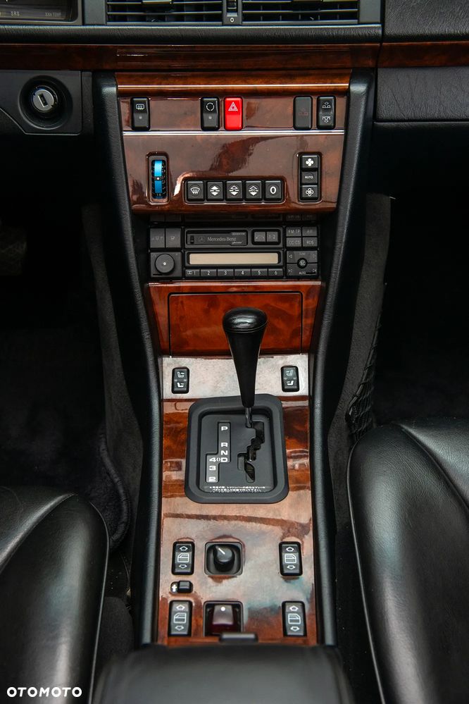 Mercedes-Benz Klasa E - 23