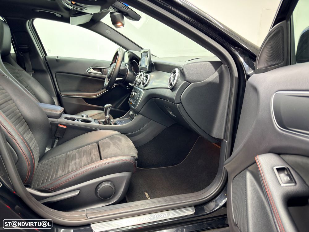 Mercedes-Benz GLA 180 d AMG Line - 18