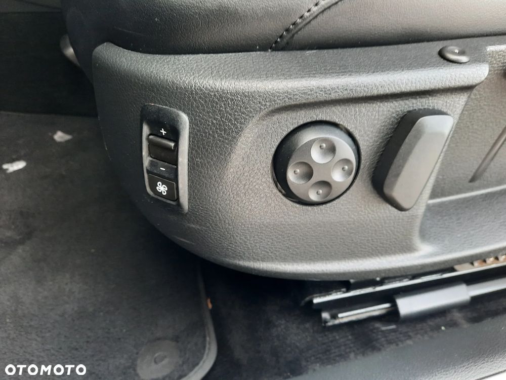 Volkswagen Passat 2.0 TDI DSG BlueMotion Technology Highline - 19