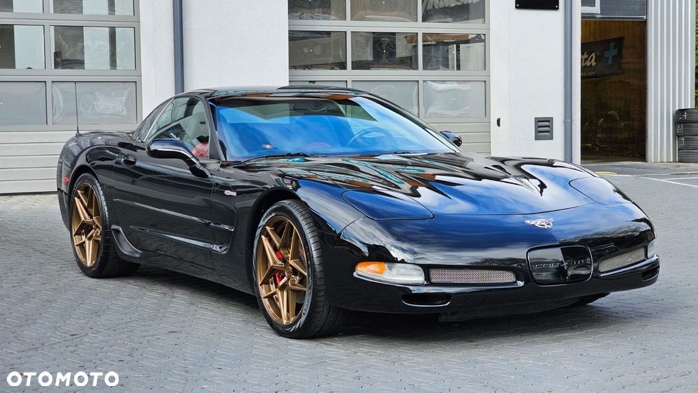 Chevrolet Corvette - 11