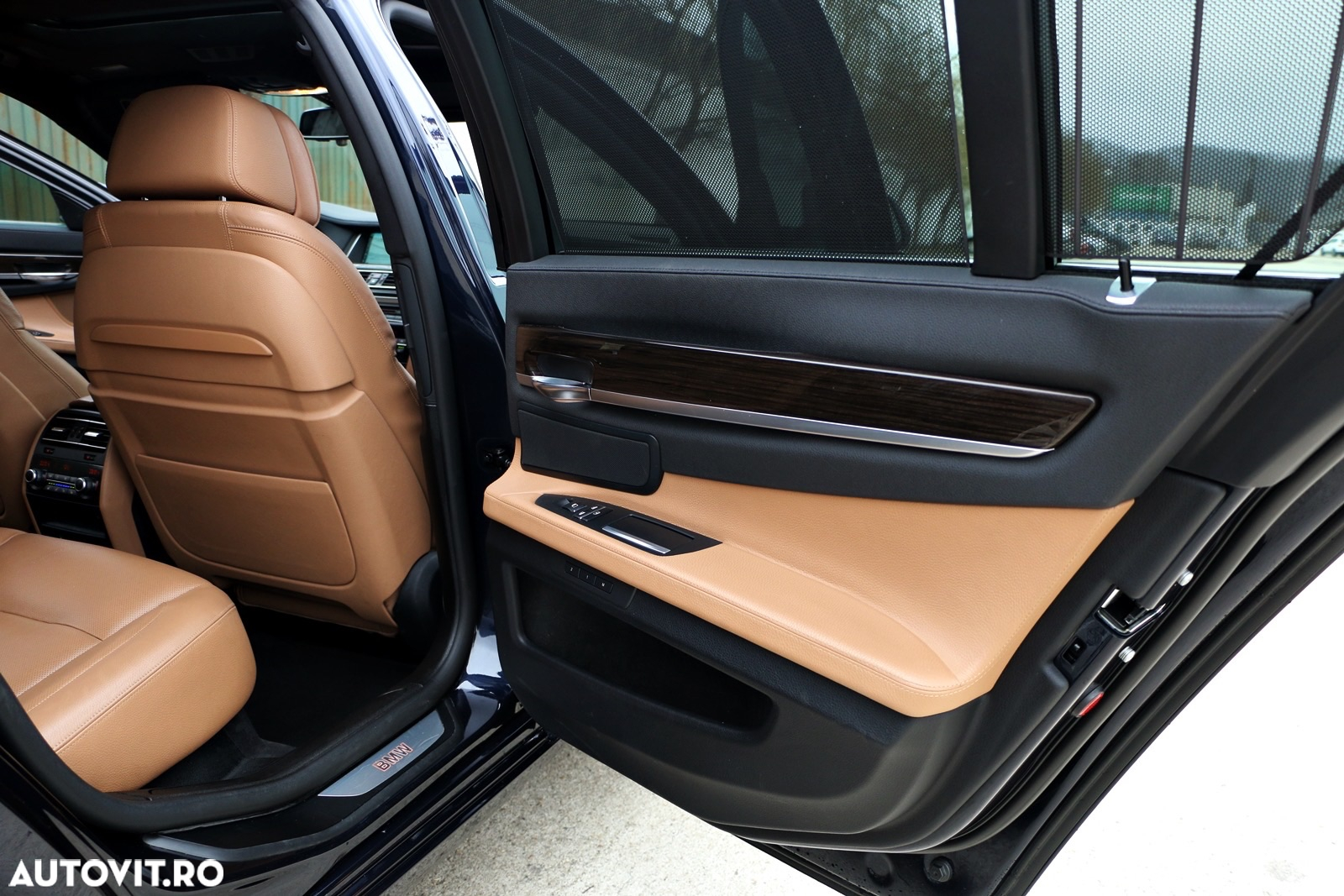 BMW Seria 7 740d xDrive - 32
