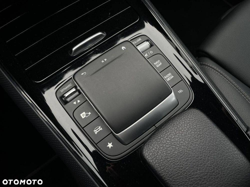 Mercedes-Benz GLA - 20