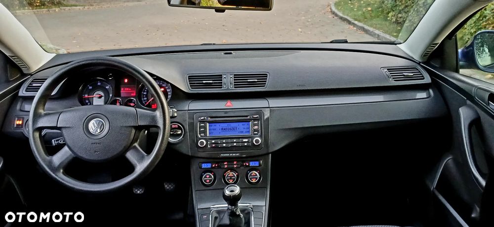 Volkswagen Passat 1.9 TDI Comfortline - 13