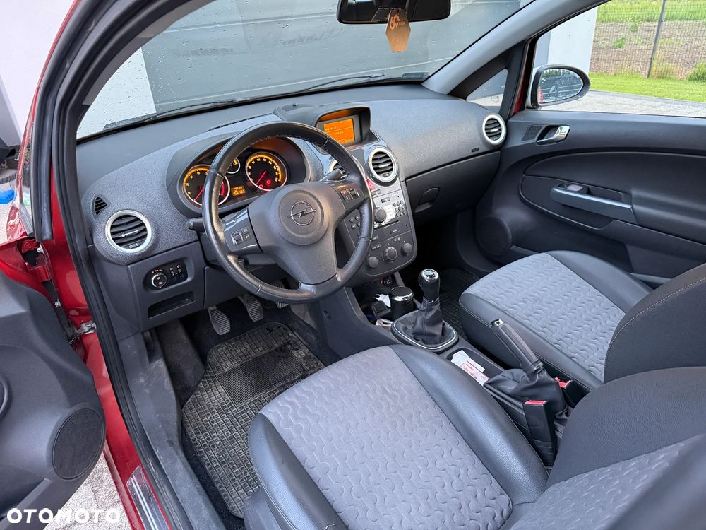 Opel Corsa 1.4 16V Cosmo - 2