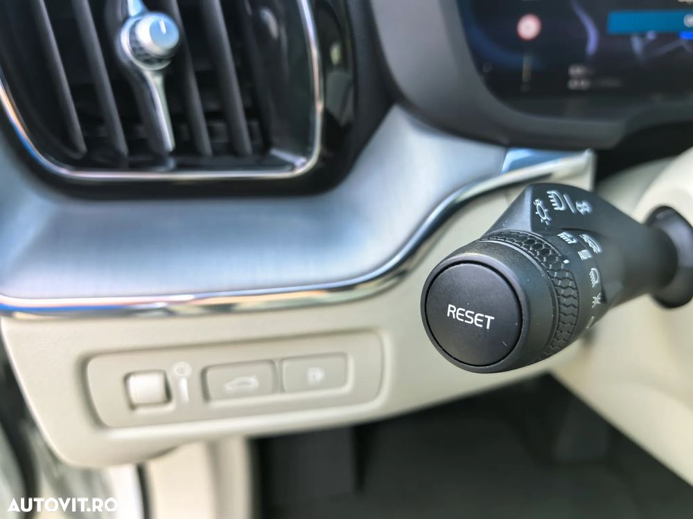 Volvo XC 60 T8 AWD Recharge Geartronic Inscription Expression - 26