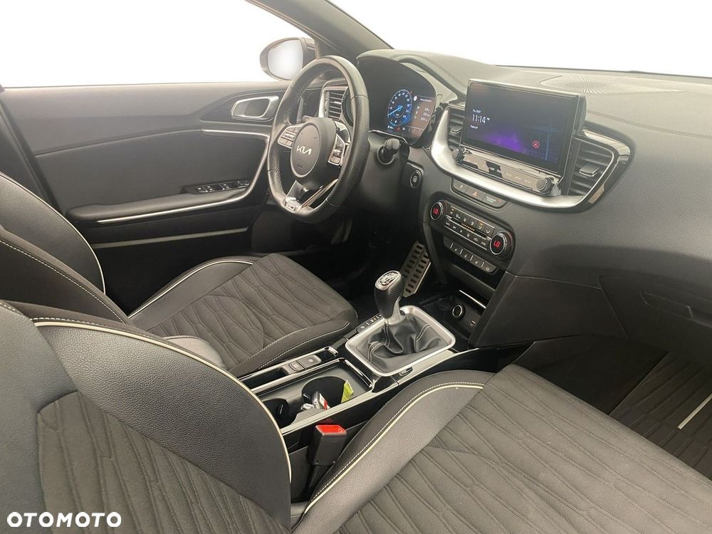 Kia ProCeed - 14