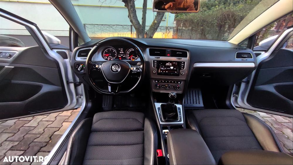 Volkswagen Golf 1.6 TDI BlueMotion Technology Comfortline - 8