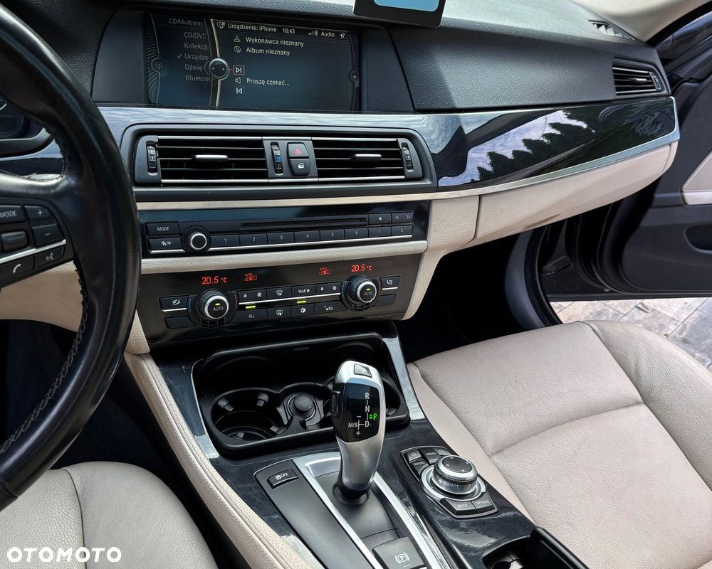 BMW Seria 5 520d Sport-Aut - 34