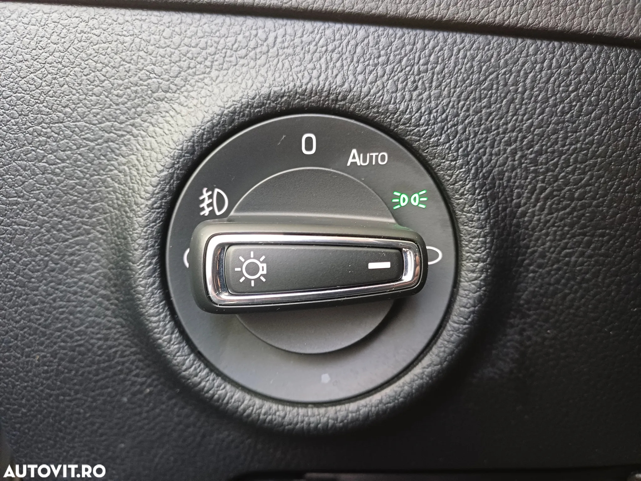 Skoda Superb 2.0 TDI DSG Ambition - 11