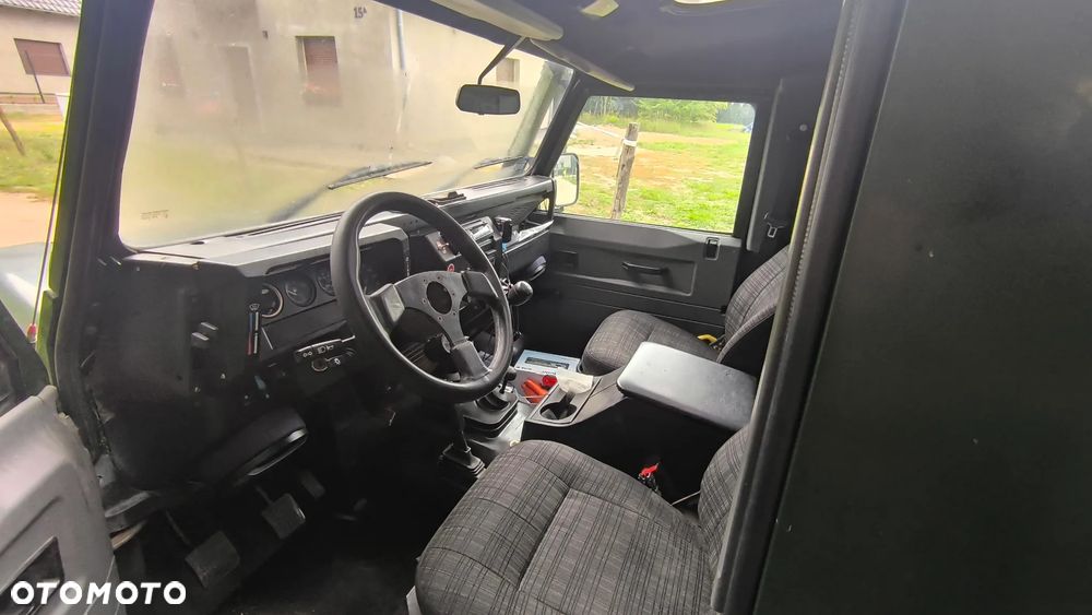 Land Rover Defender 90 Style - 6