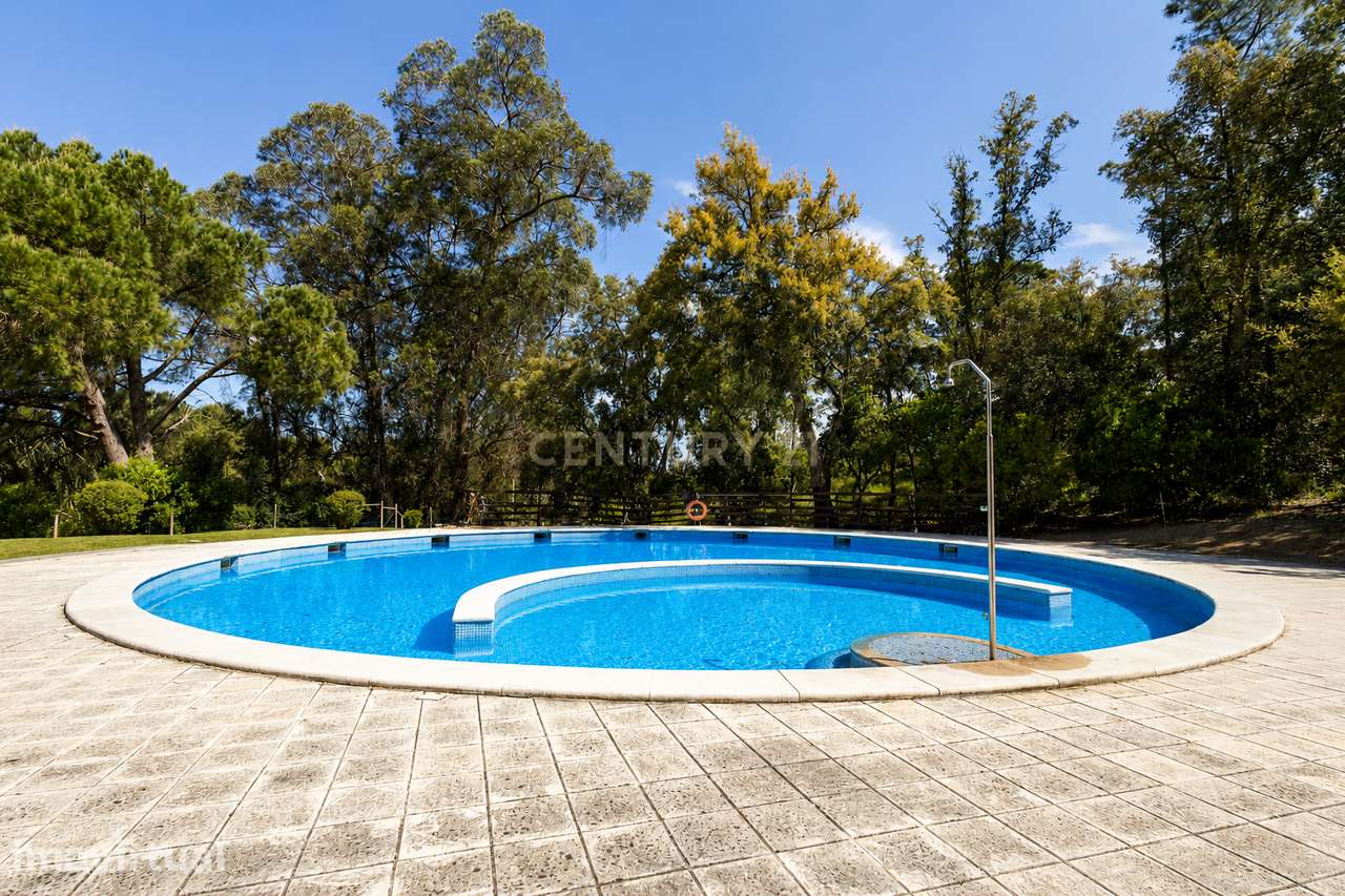 Moradia em condomínio fechado com Piscina, Perto das Praias da Arrábid - Grande imagem: 3/38