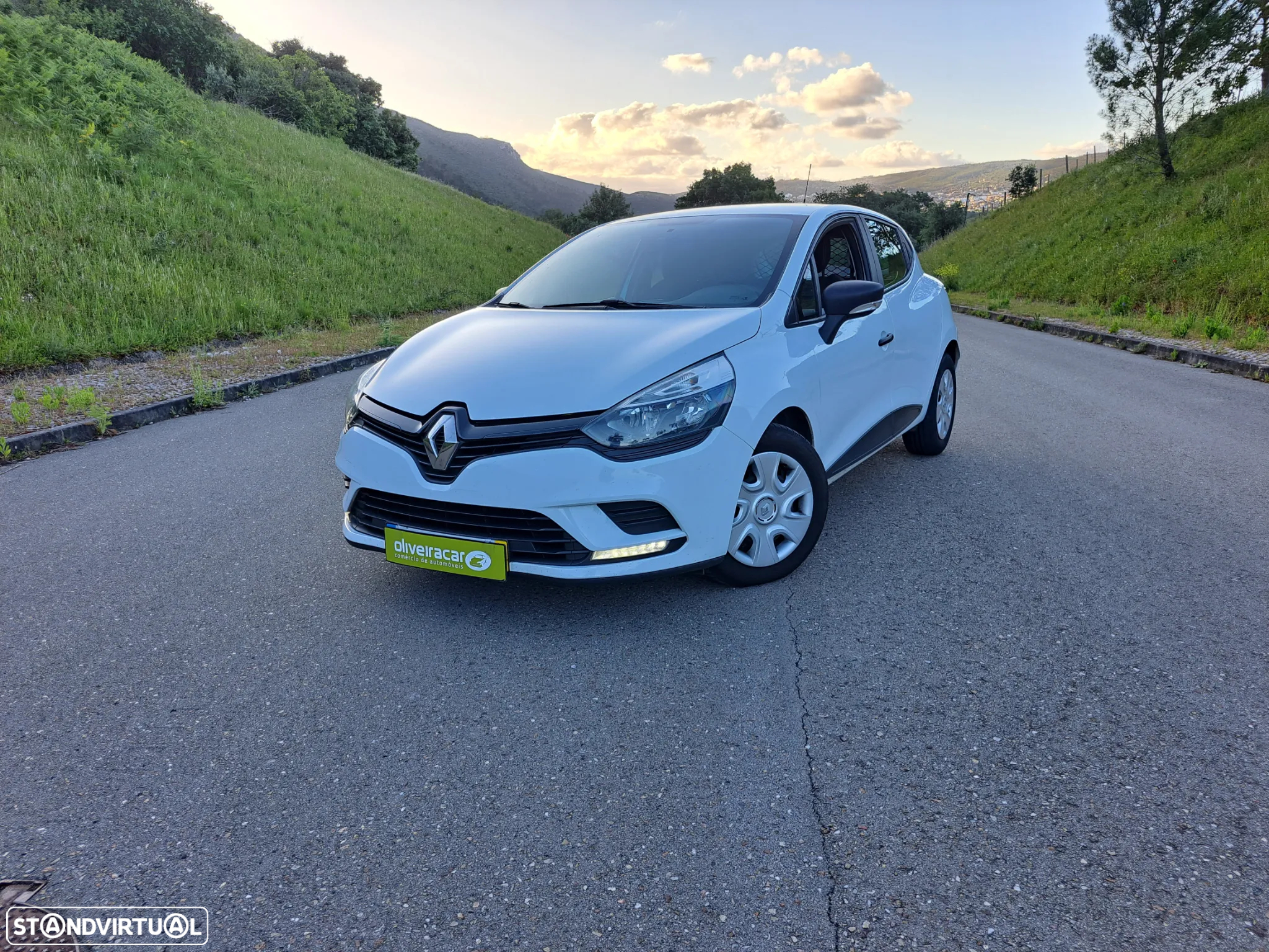 Renault CLIO - 6