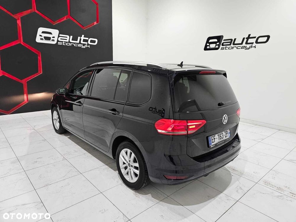 Volkswagen Touran - 5