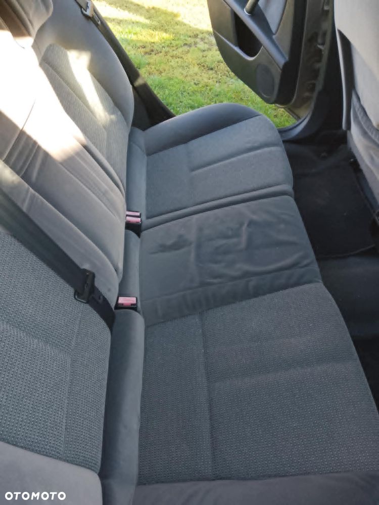 Peugeot 407 1.6 HDI SR Komfort EU3 - 2