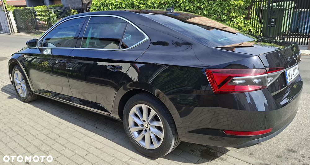 Skoda Superb 2.0 TSI L&K DSG - 4