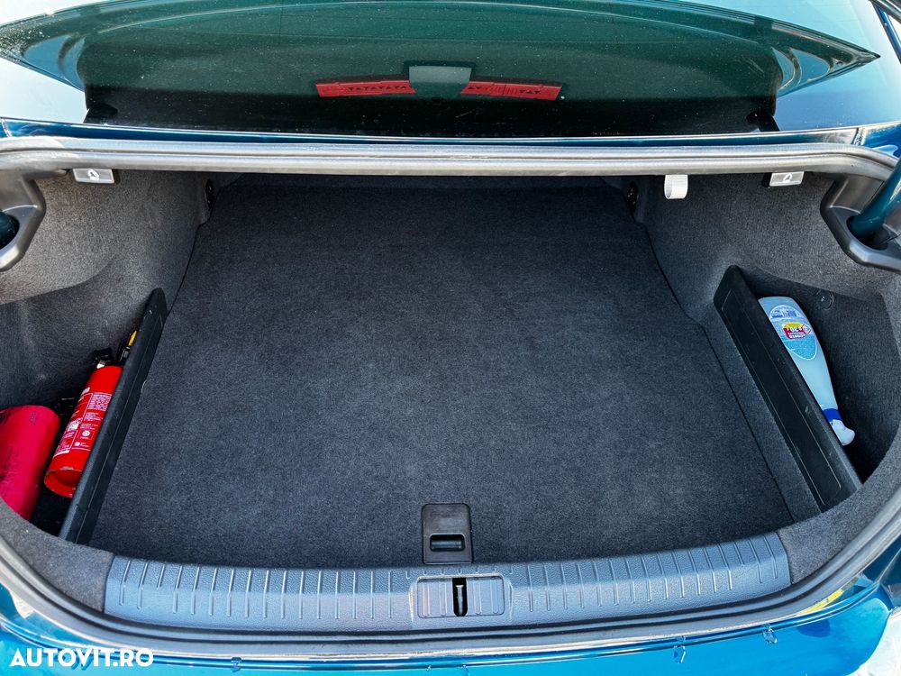 Volkswagen Passat Variant 2.0 TDI DSG 4Motion Comfortline - 10