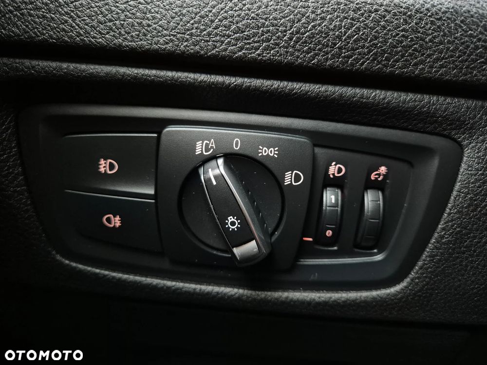 BMW Seria 1 116i - 17
