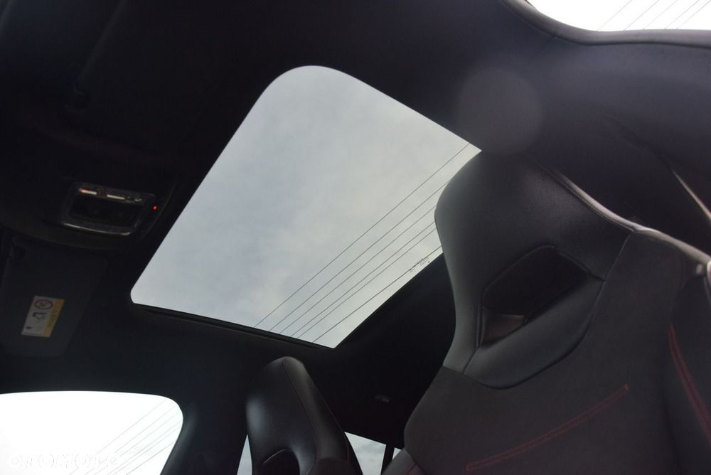 Mercedes-Benz CLA 180 7G-DCT Edition AMG Line - 32