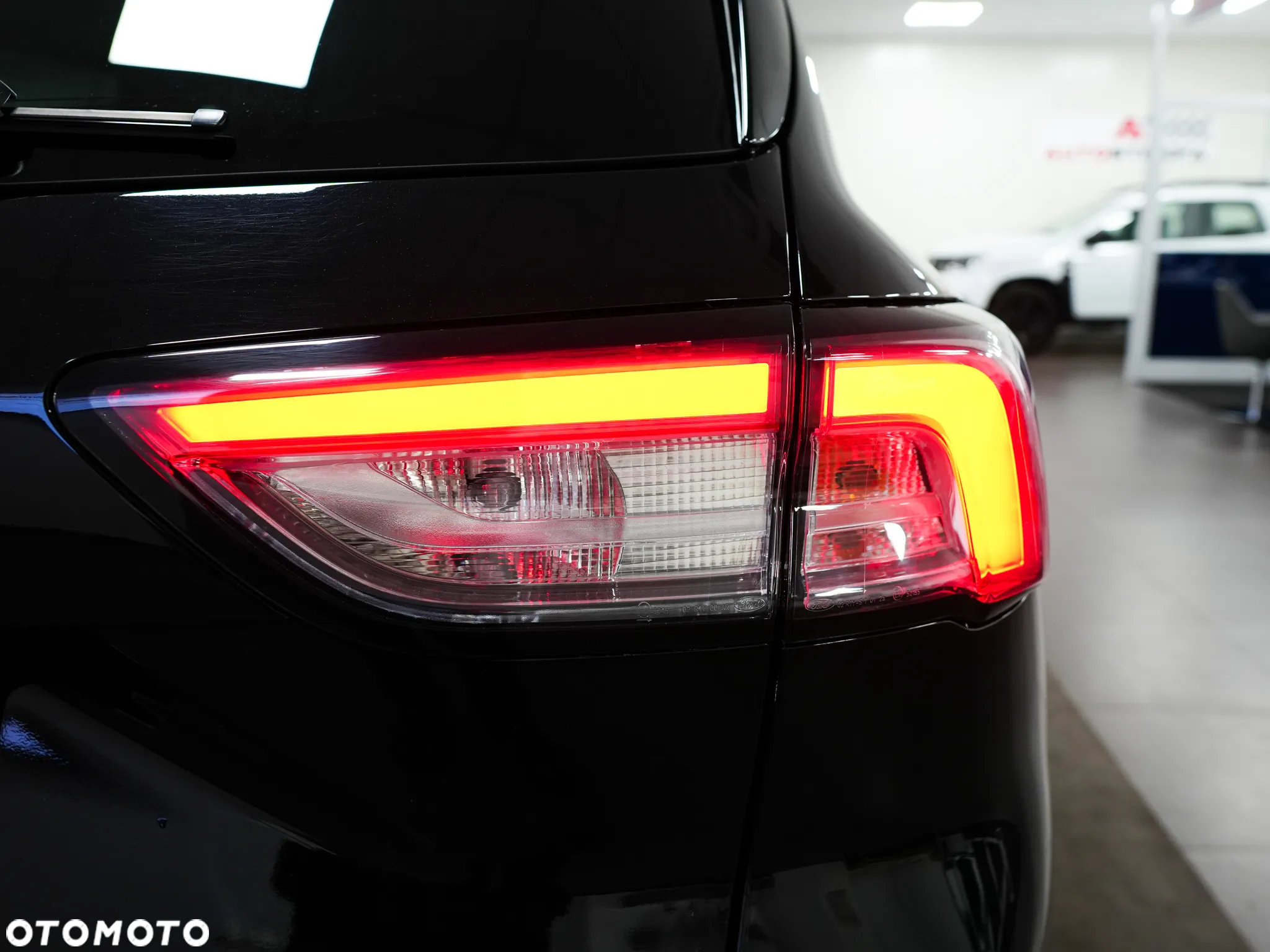 Ford Kuga - 28